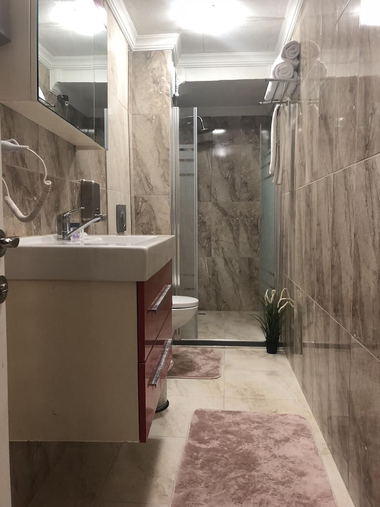 LİZZİA BUTiK HOTEL Istanbul Eksteriør billede